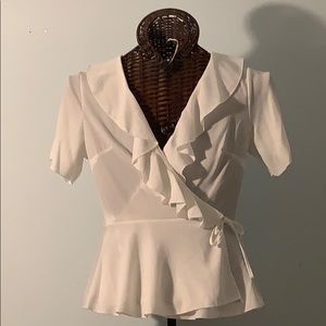 *FINAL SALE* ❗️ Boohoo wrap top with flutter